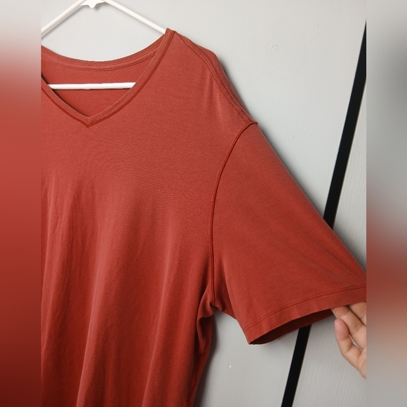 LULULEMON Red Orange V Neck Tee Shirt Men No Size Tag (XXL) See Measures - Picture 2 of 7
